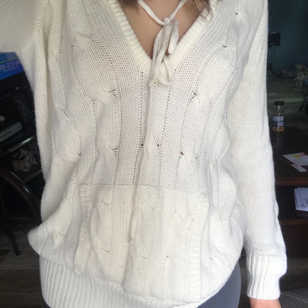 Daisy Fuentes oversized sweater w hoodie